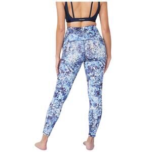 Manduka Presence 7/8 High Rise Yoga Leggings, Baby Blue Abstract, Women's Small